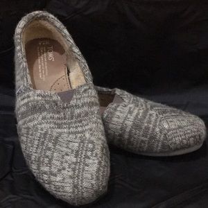 Toms Grey Knitted Flats like new faux fur lining
